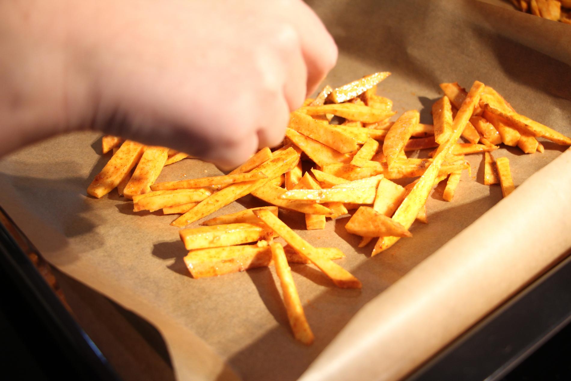 Krokante frietjes van zoete aardappel WordFit.be 'Gezond leren eten'