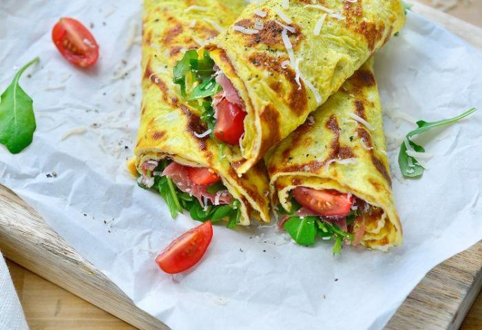 Recept: Omeletwraps met Italiaanse ham en rucola 